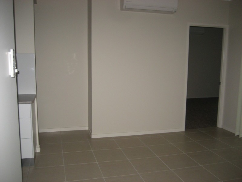 2/1 Satriani Crescent, Condon QLD 4815