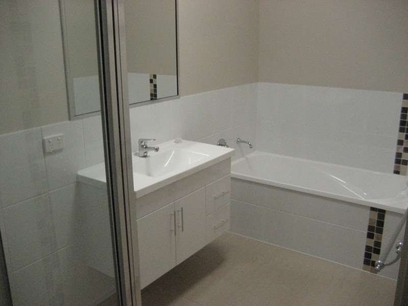 2/1 Satriani Crescent, Condon QLD 4815