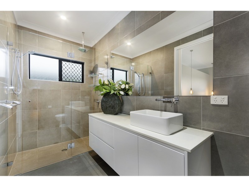 5 Dahlia Street, Burdell QLD 4818