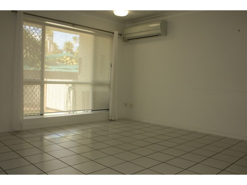 2/52 Camp Street, Mundingburra QLD 4812