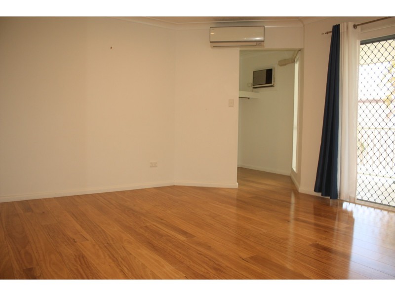 2/52 Camp Street, Mundingburra QLD 4812