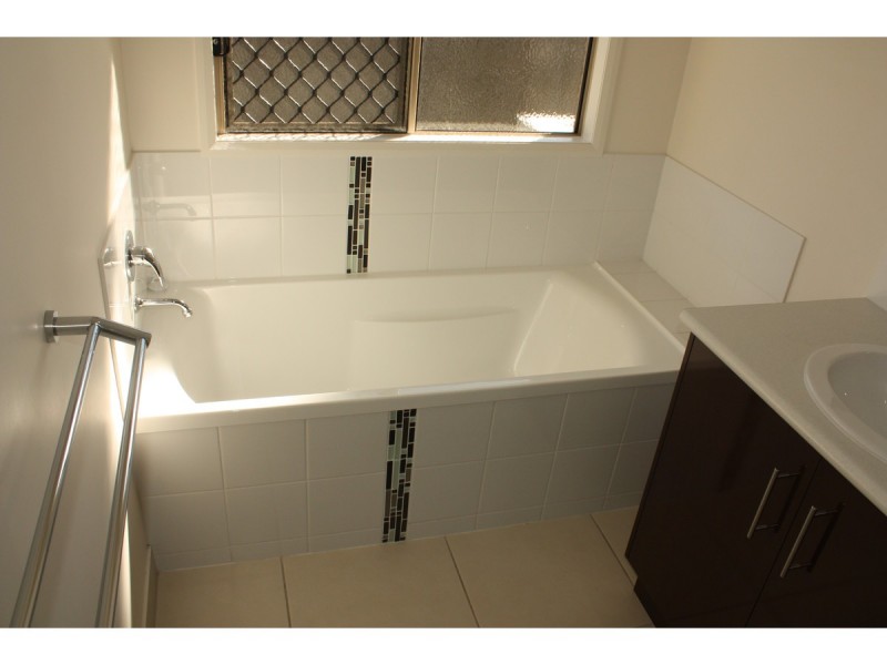 14 Nikao Street, Burdell QLD 4818