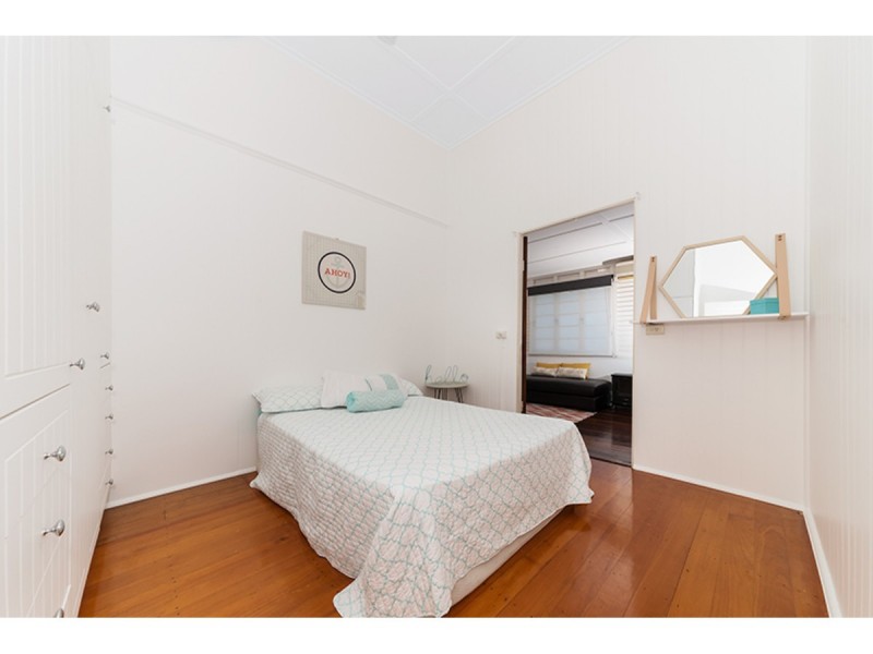 6 Purves Street, Hyde Park QLD 4812