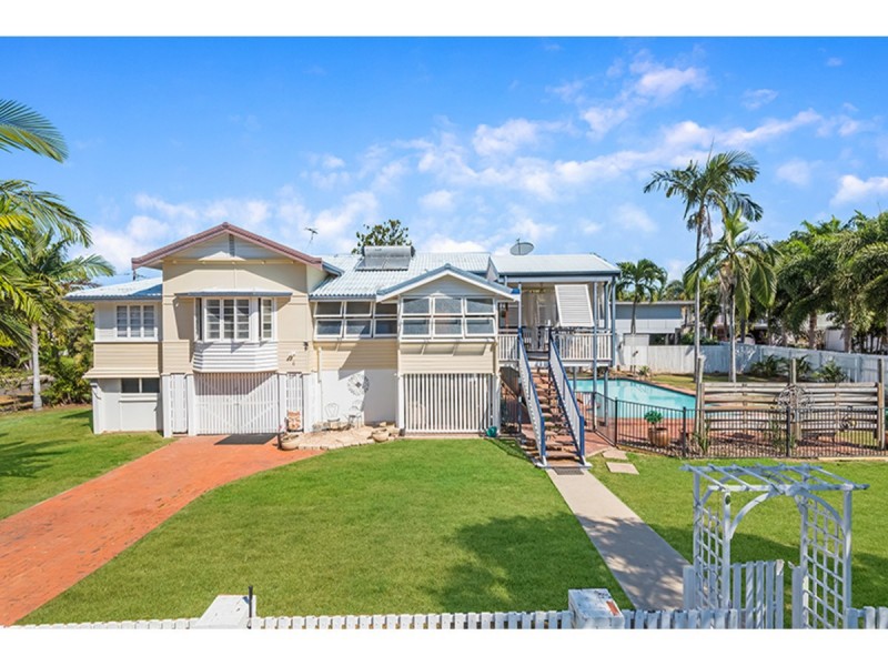 6 Purves Street, Hyde Park QLD 4812