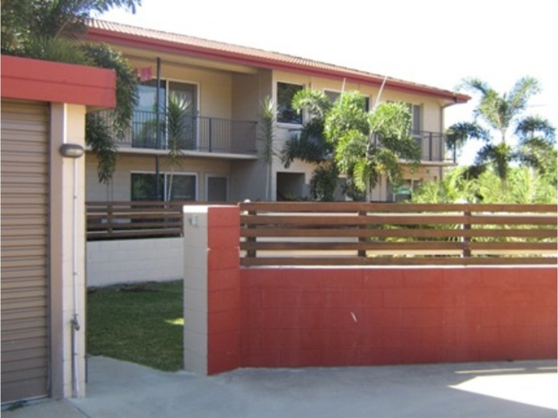 1/2 Howitt Street, North Ward QLD 4810