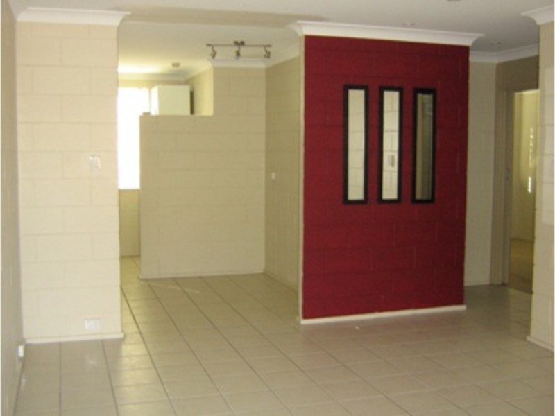 1/2 Howitt Street, North Ward QLD 4810