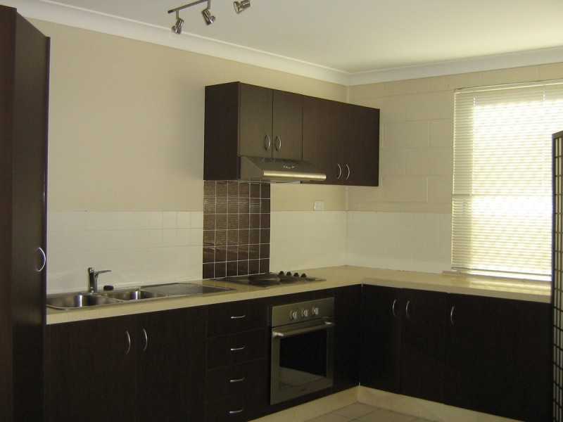 1/2 Howitt Street, North Ward QLD 4810