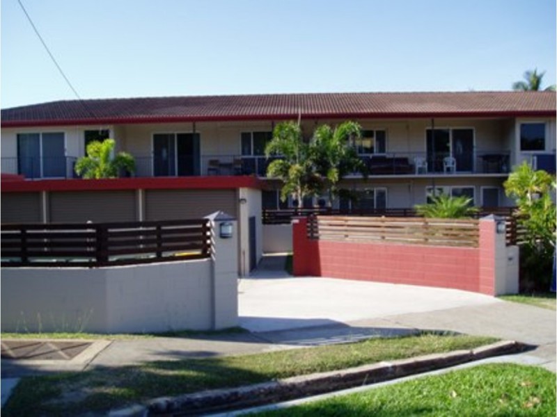 1/2 Howitt Street, North Ward QLD 4810