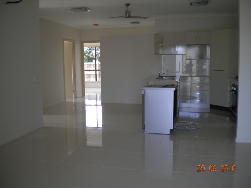 2/2 Vai Avenue, Condon QLD 4815