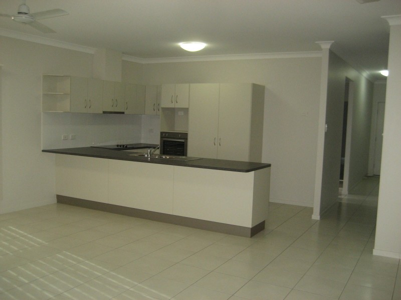 26 Stephanie Street, Rasmussen QLD 4815