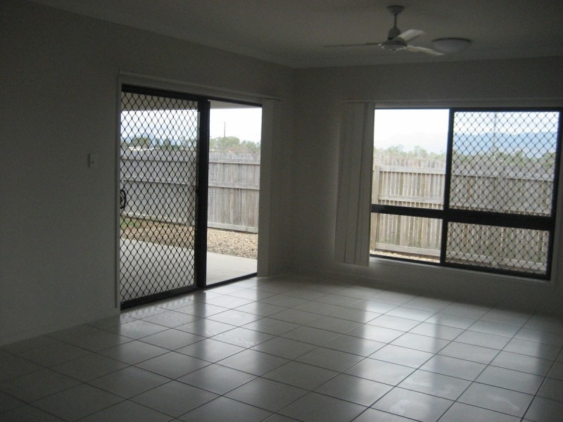 26 Stephanie Street, Rasmussen QLD 4815