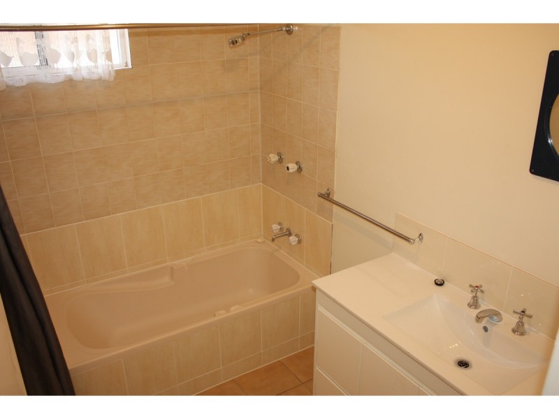 1/15 Saltbush Drive, Rasmussen QLD 4815