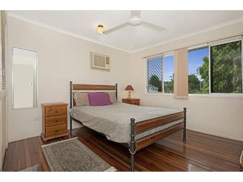 15 Lambert Street, Kirwan QLD 4817