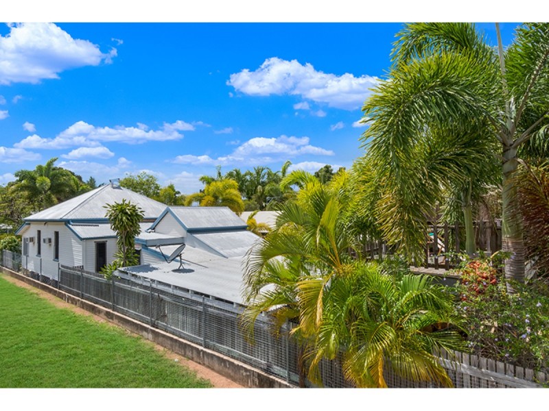 6 Norman Street, West End QLD 4810