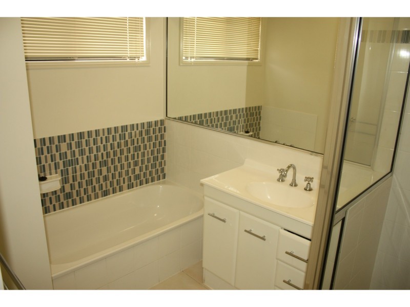 39 St Albans Road, Mount Louisa QLD 4814