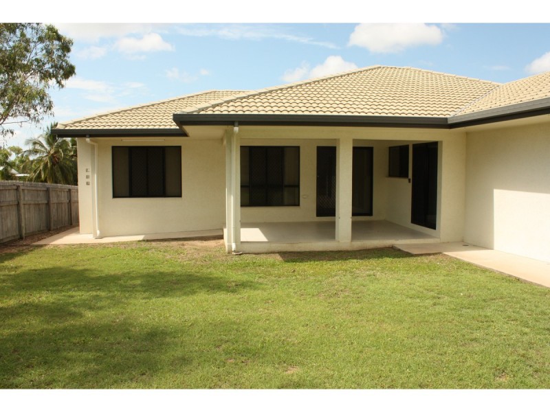 39 St Albans Road, Mount Louisa QLD 4814