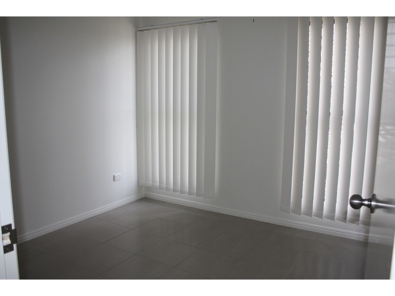 10 Hollanders Crescent, Kelso QLD 4815