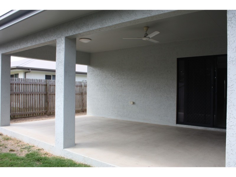 10 Hollanders Crescent, Kelso QLD 4815