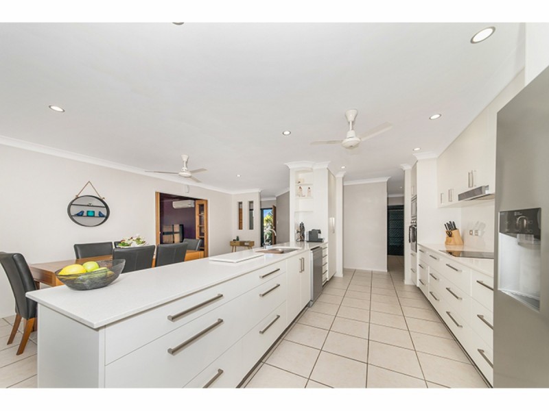 8 Paperbark Place, Mount Louisa QLD 4814