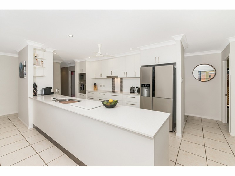 8 Paperbark Place, Mount Louisa QLD 4814