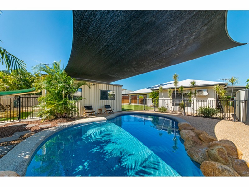 8 Paperbark Place, Mount Louisa QLD 4814