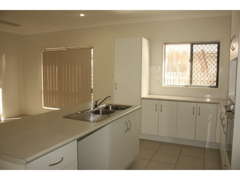21 Skardon Place, Kelso QLD 4815