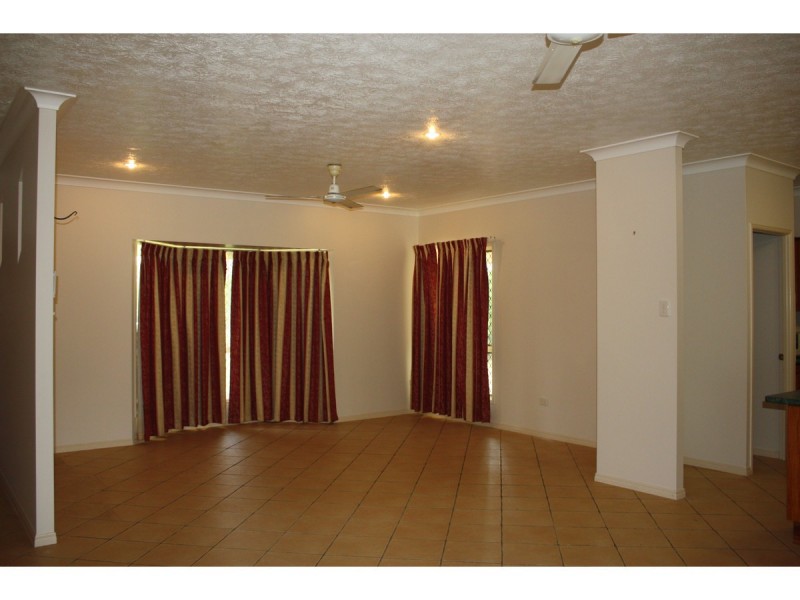 4 Shetland Place, Kelso QLD 4815