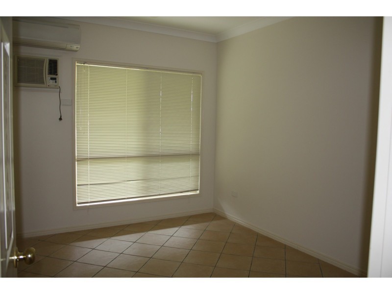 4 Shetland Place, Kelso QLD 4815