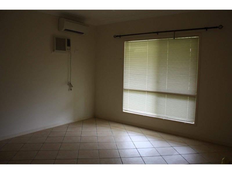 4 Shetland Place, Kelso QLD 4815