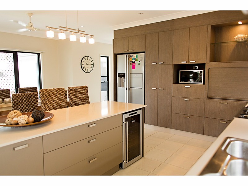 28 Bilbao Place, Bushland Beach QLD 4818