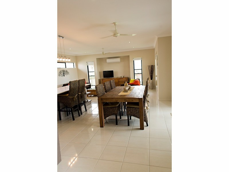 28 Bilbao Place, Bushland Beach QLD 4818