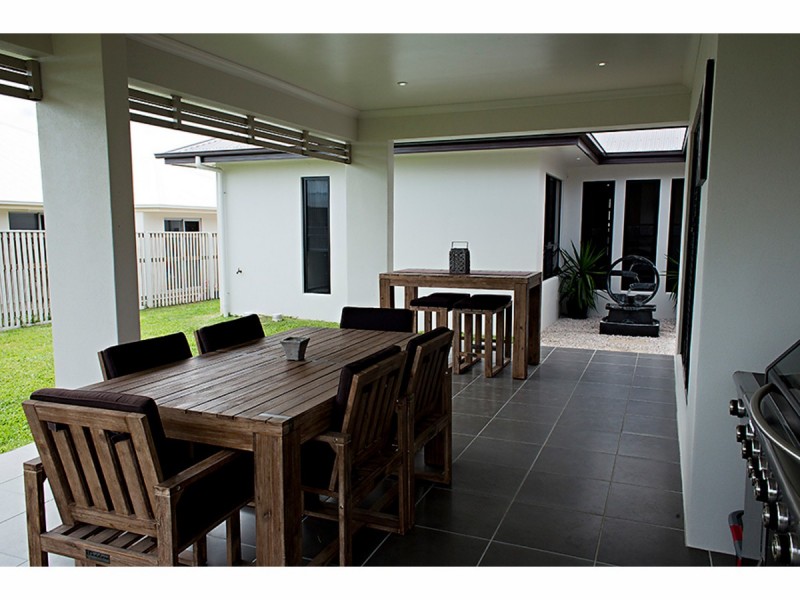 28 Bilbao Place, Bushland Beach QLD 4818