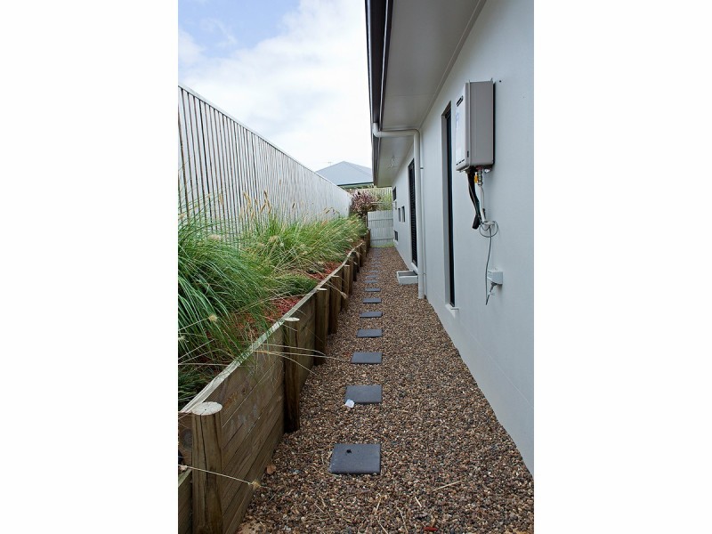 28 Bilbao Place, Bushland Beach QLD 4818