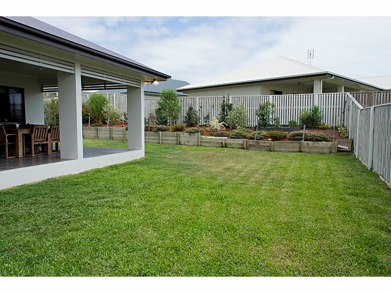 28 Bilbao Place, Bushland Beach QLD 4818