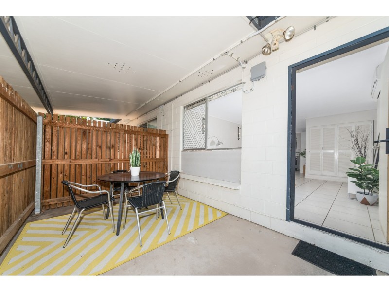 2/48 Marks Street, Hermit Park QLD 4812