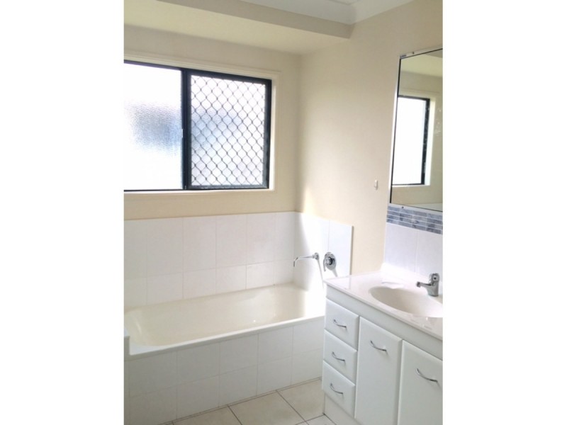 3 Romboli Court, Burdell QLD 4818