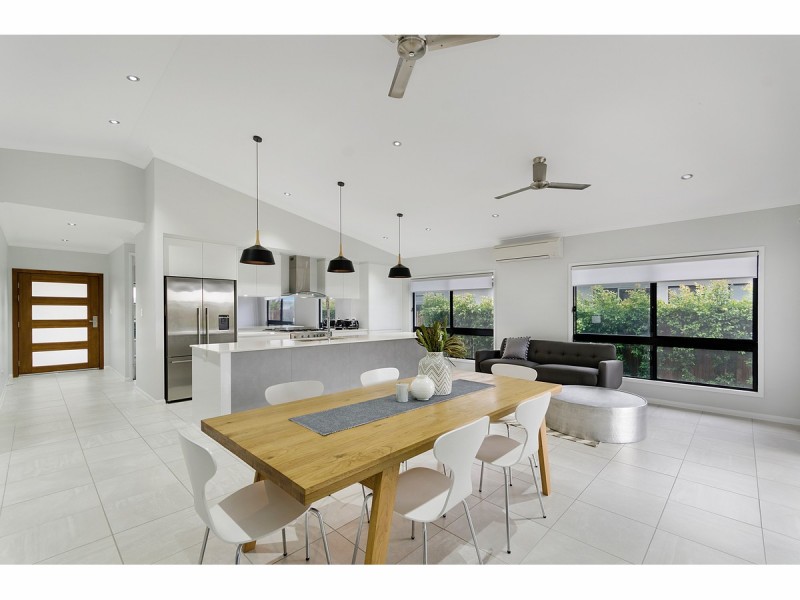 5 Dahlia Street, Burdell QLD 4818