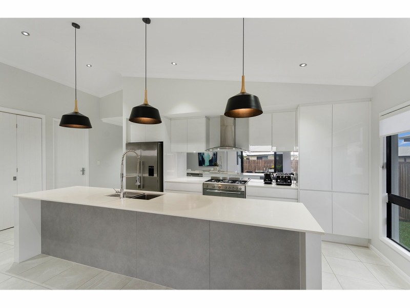 5 Dahlia Street, Burdell QLD 4818