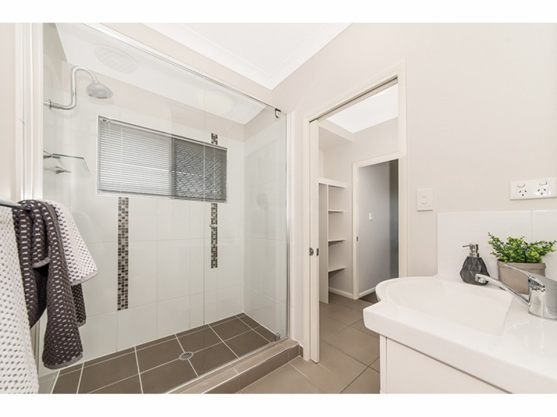 83 Shutehaven Circuit, Bushland Beach QLD 4818