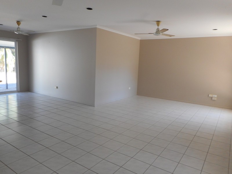42 Warland Street, Kirwan QLD 4817