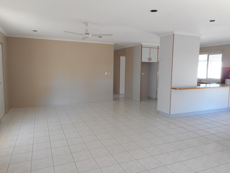 42 Warland Street, Kirwan QLD 4817
