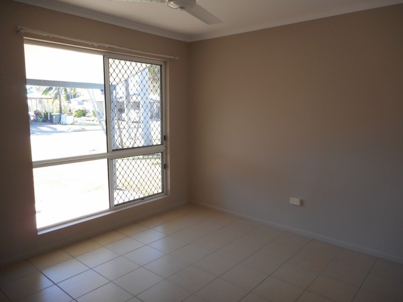 42 Warland Street, Kirwan QLD 4817