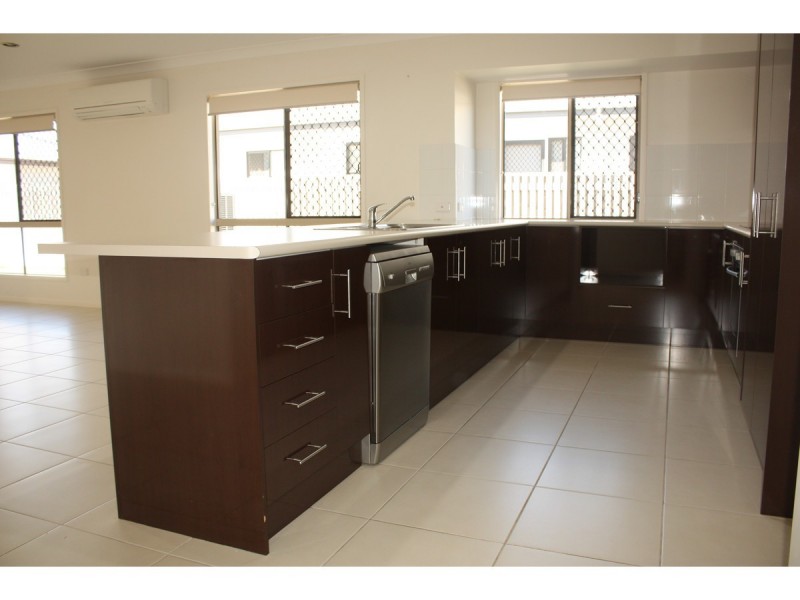 14 Nikao Street, Burdell QLD 4818