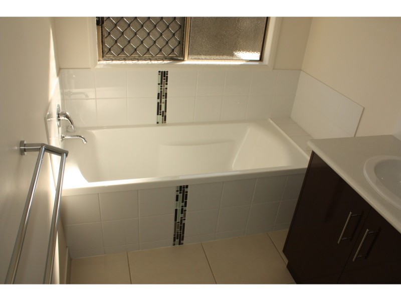 14 Nikao Street, Burdell QLD 4818