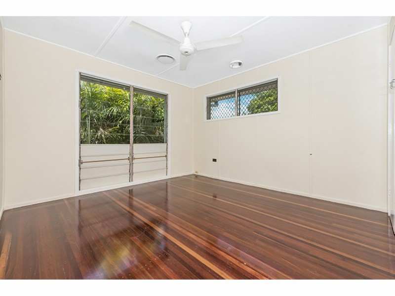 25 Hutchins Street, Heatley QLD 4814