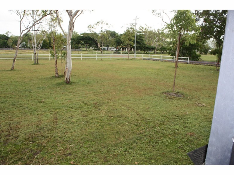 2 Hannon Court, Alligator Creek QLD 4816