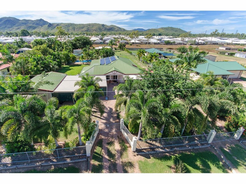 13 Dartmoor Drive, Kelso QLD 4815