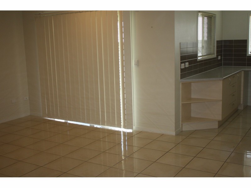 17 Yanooa Court, Bushland Beach QLD 4818