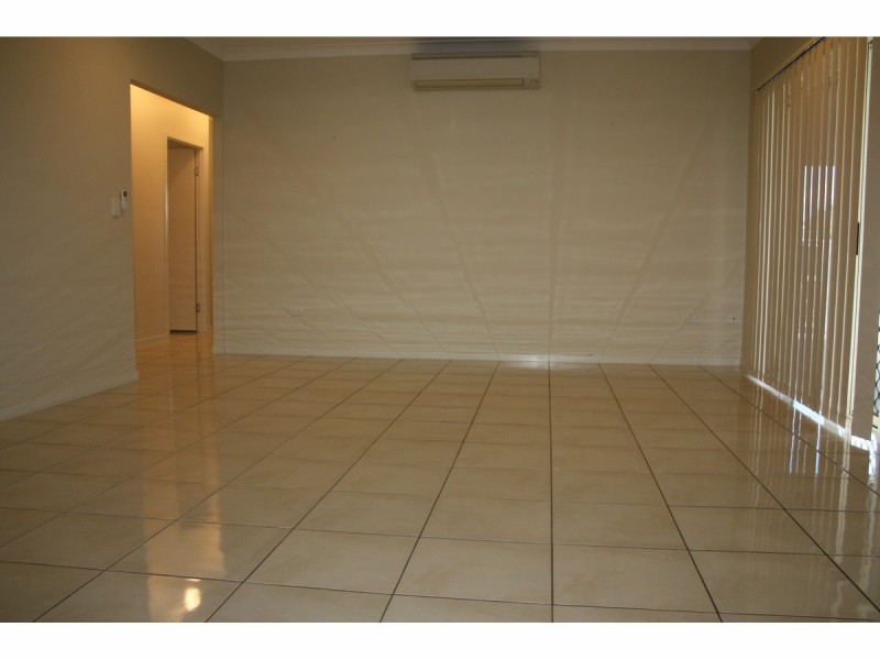 17 Yanooa Court, Bushland Beach QLD 4818