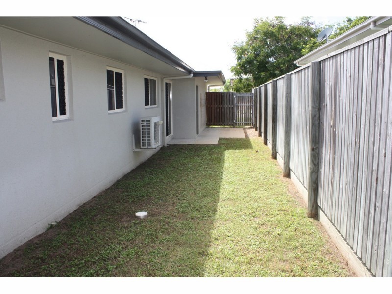 17 Yanooa Court, Bushland Beach QLD 4818